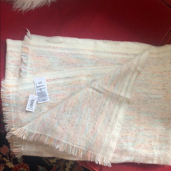 GAP soft scarf - Picture 3 of 4